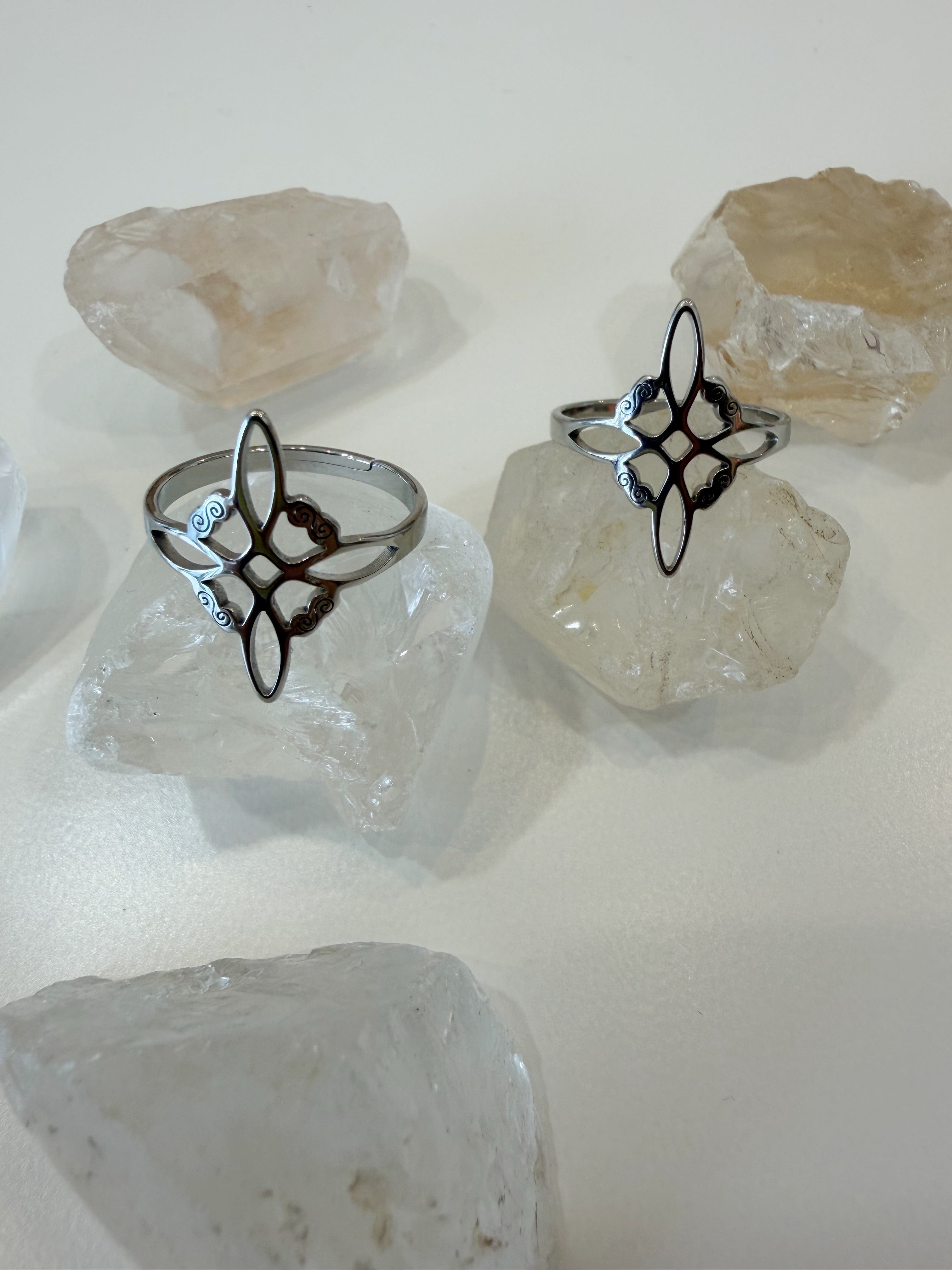 Anillo Nudo de Brujas