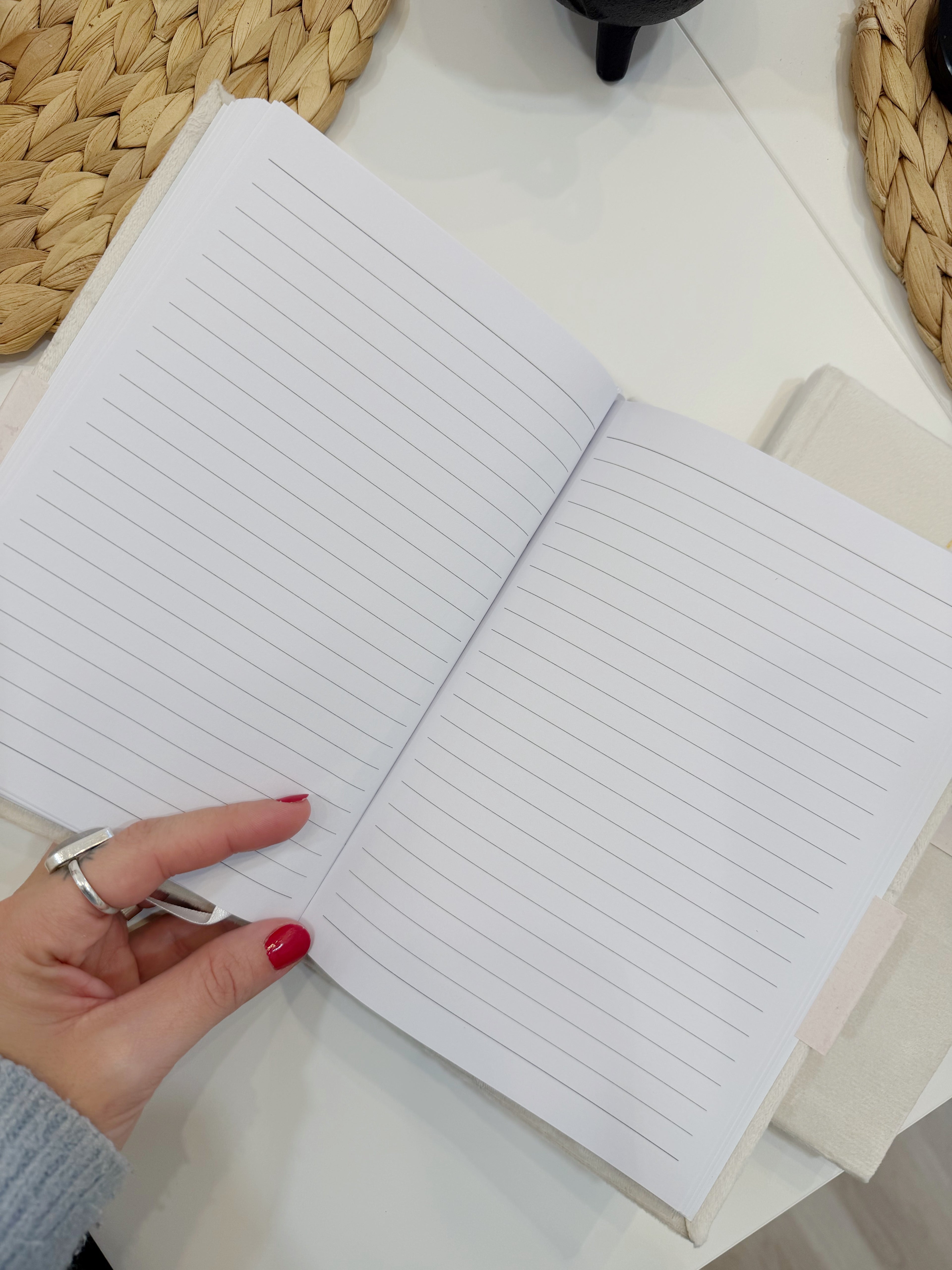 Libreta Lunas Terciopelo