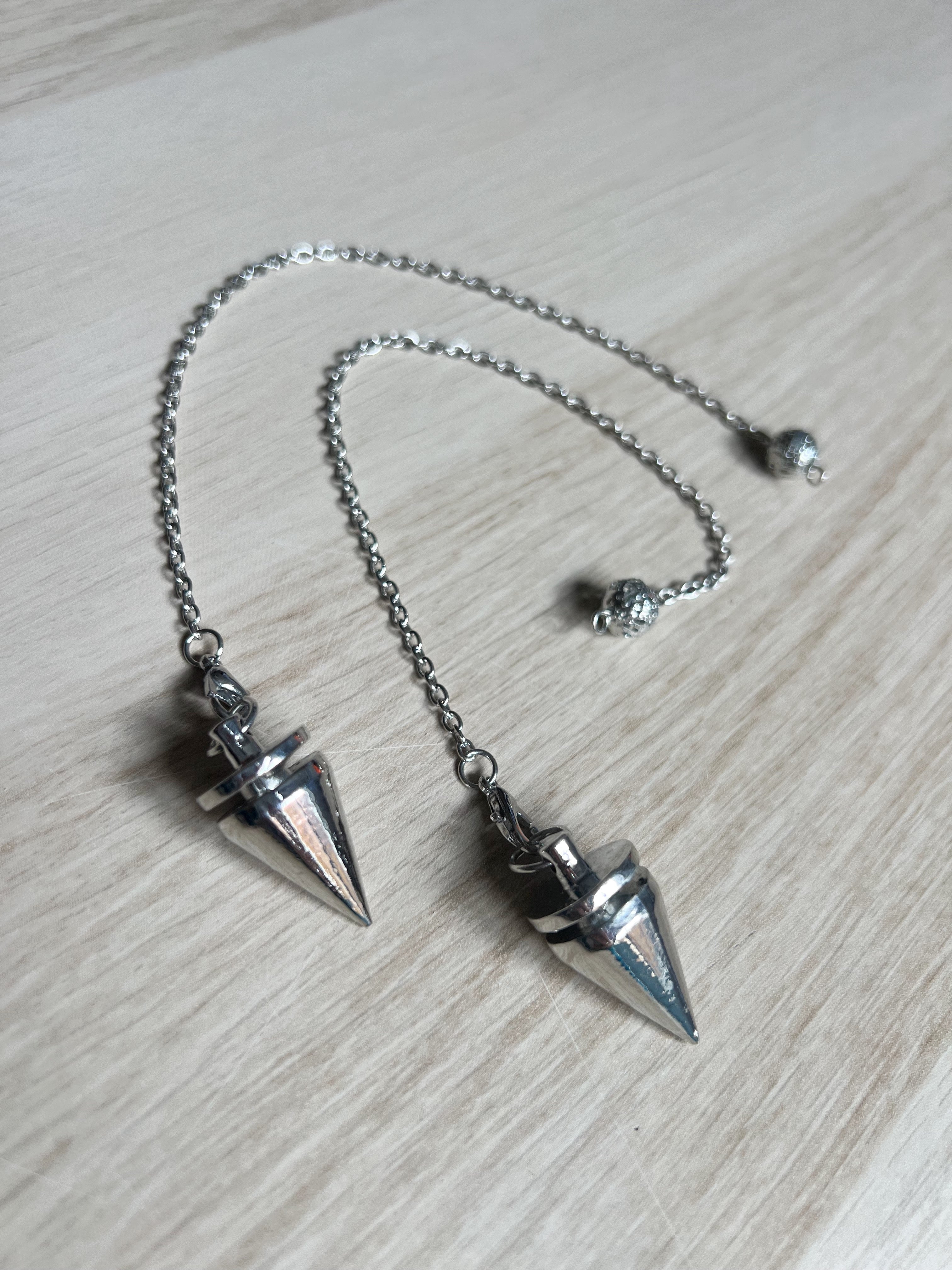 Péndulo de Metal