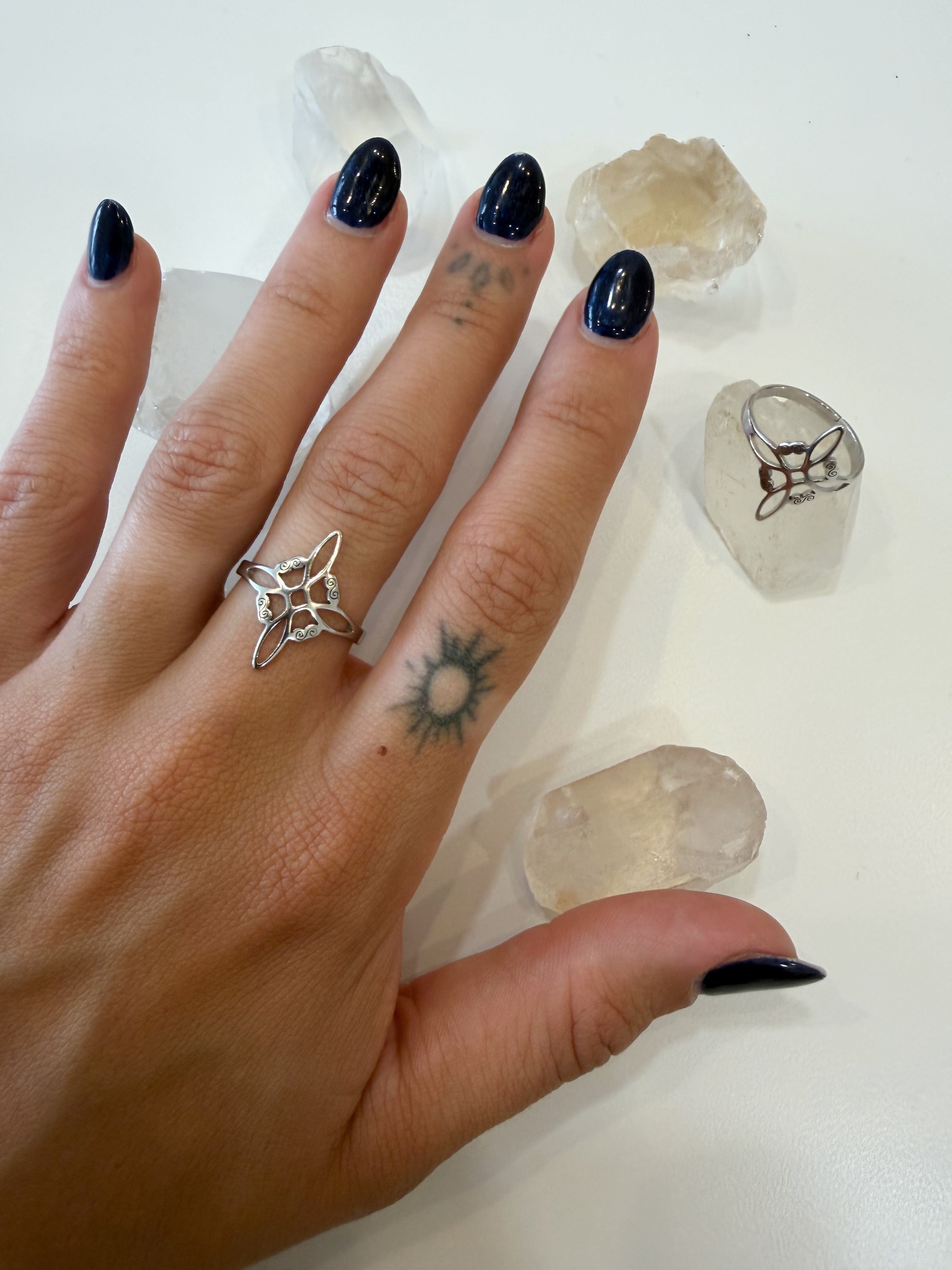 Anillo Nudo de Brujas