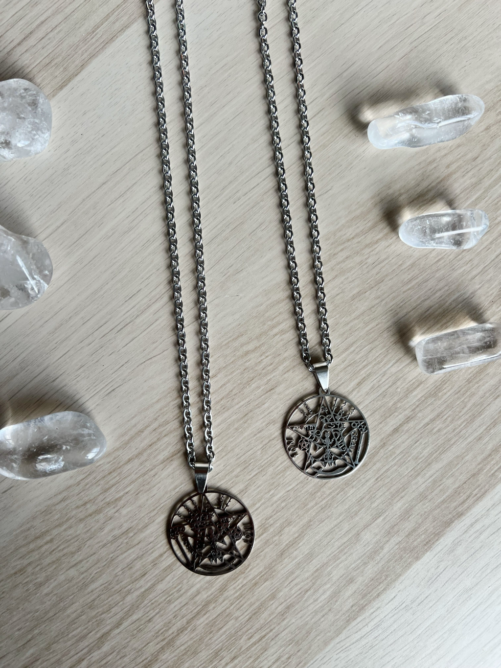 Collar Tetragramatón
