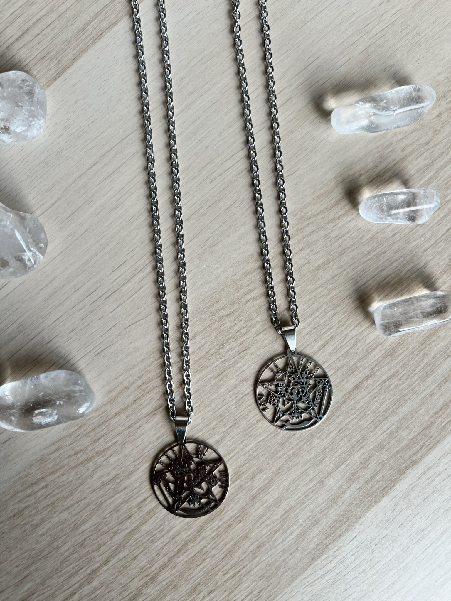 Collar Tetragramatón
