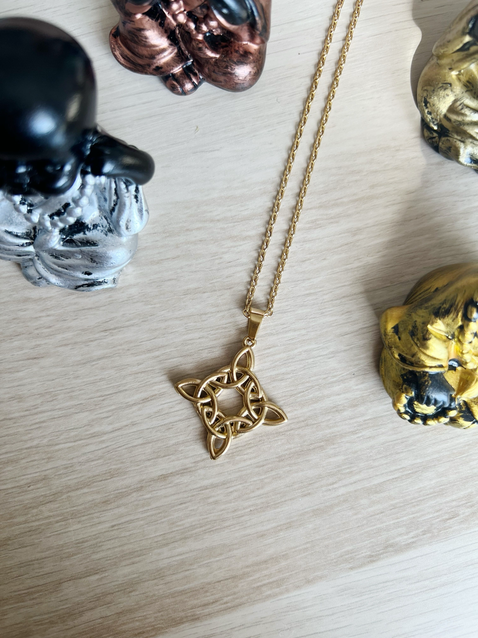 Collar Nudo de Brujas