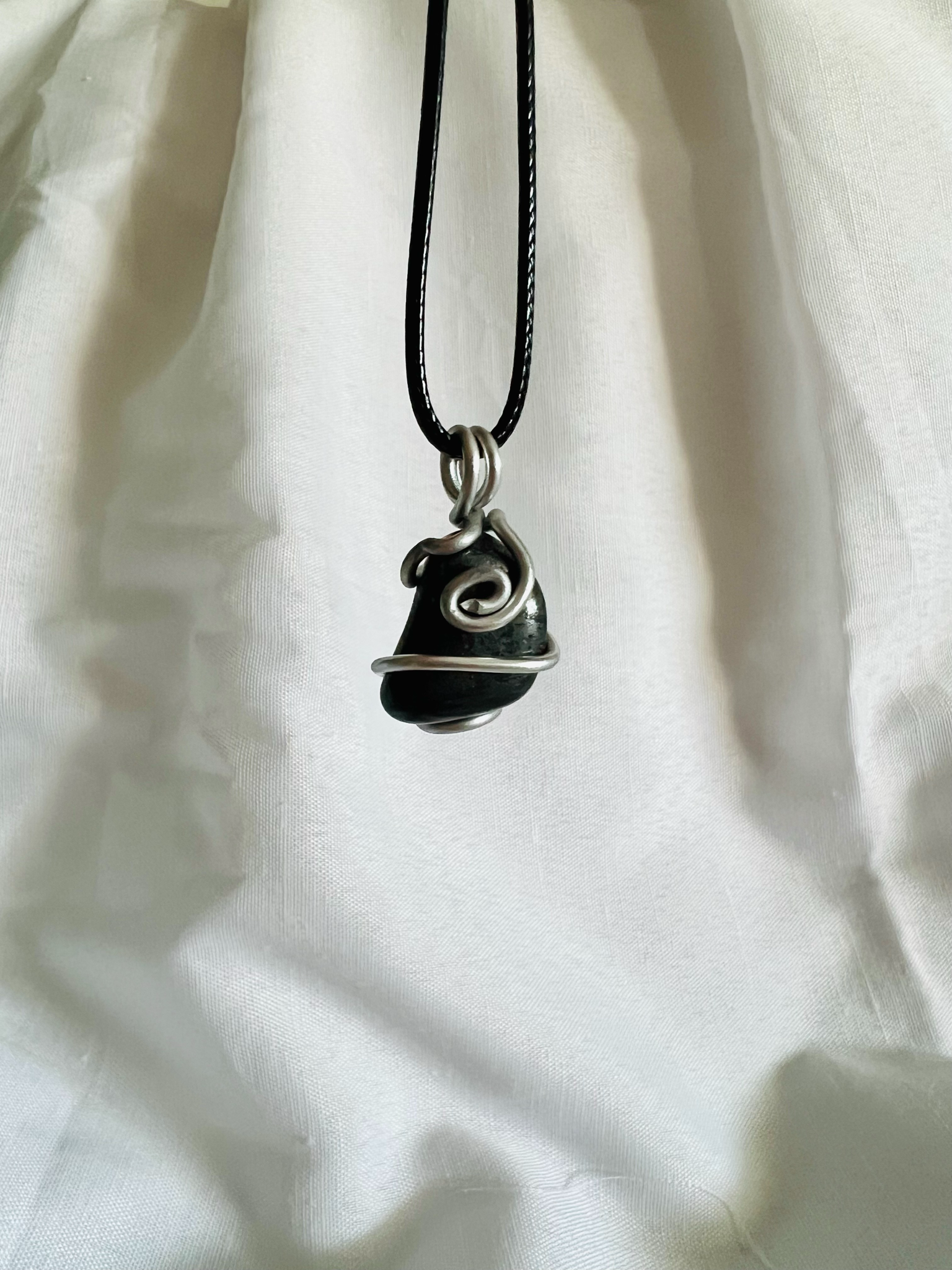 Collar Hematite